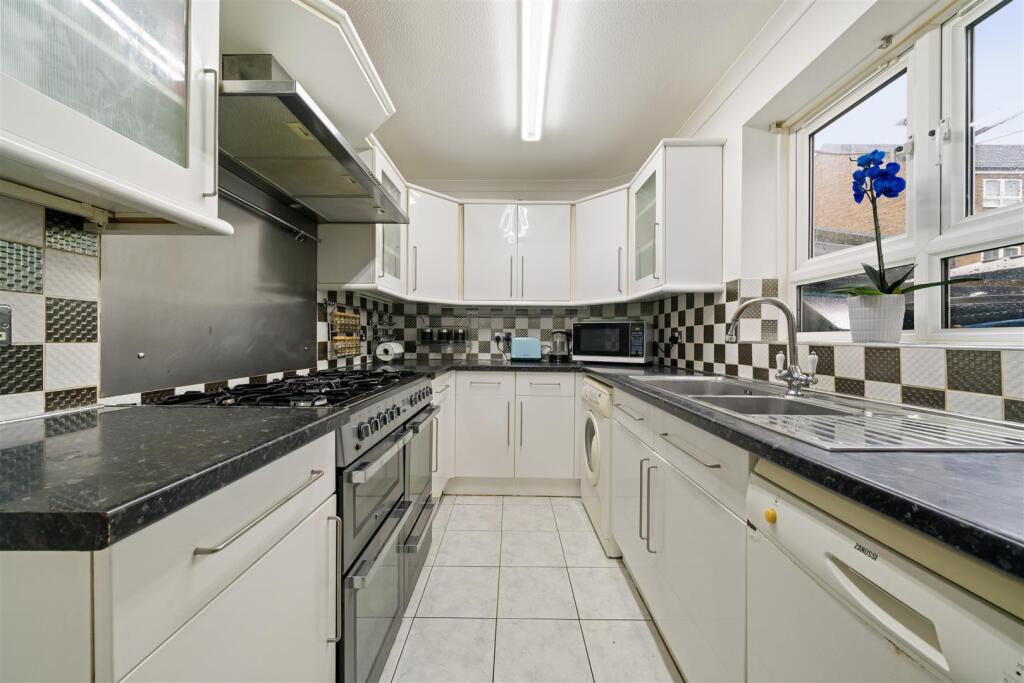 14 Belgrawe Road TW4001.jpg