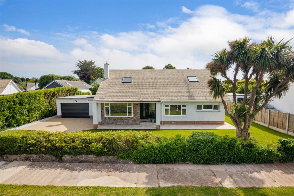 A02 - 3 Manor Bend Galmpton - 250611.jpg