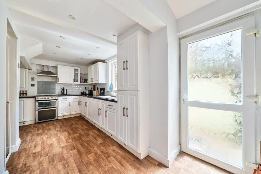 1310281-15-684c2da9ca550