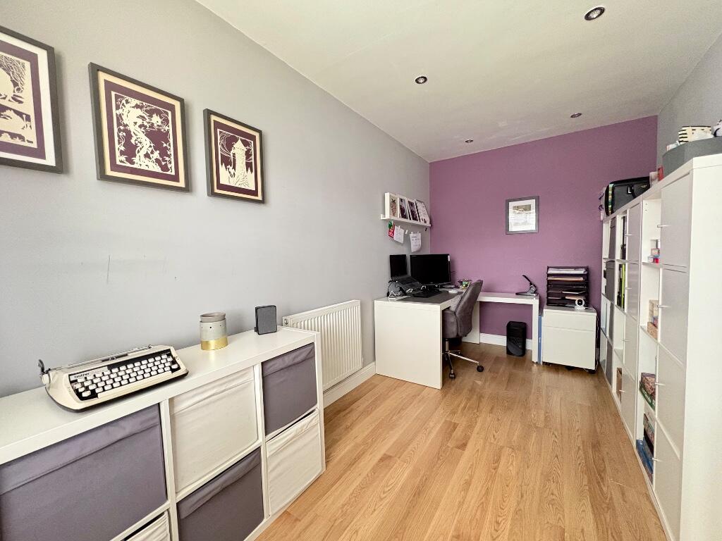 office (bedroom 5)