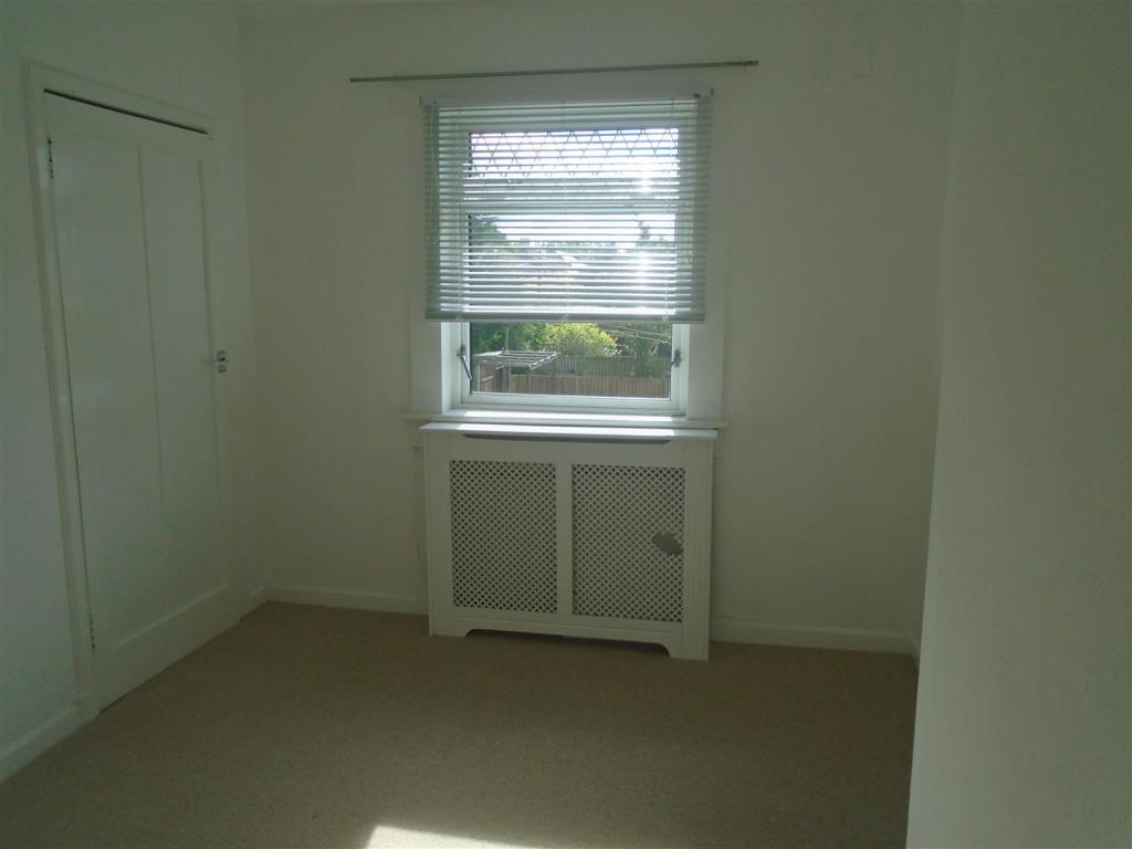 11SeymourAvenueBedroom2.JPG