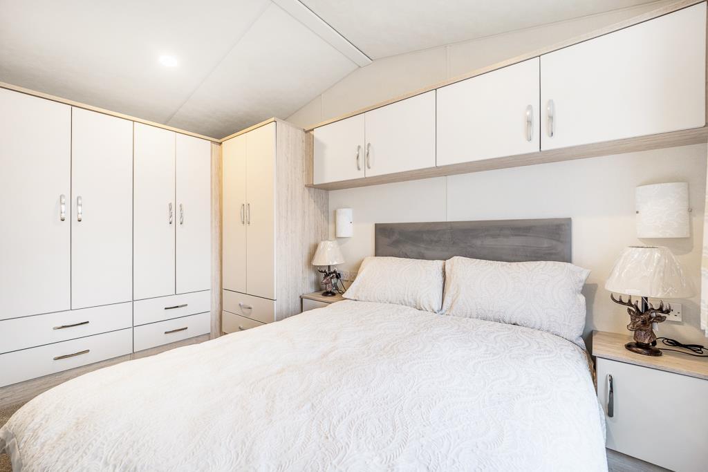 Swan Lake Country Park (Swineshead)-43.jpg