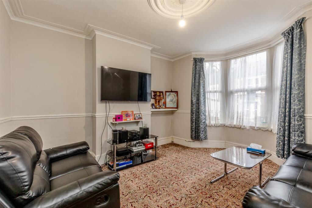 Freemantle Road, Eastville Living Room 2.jpg