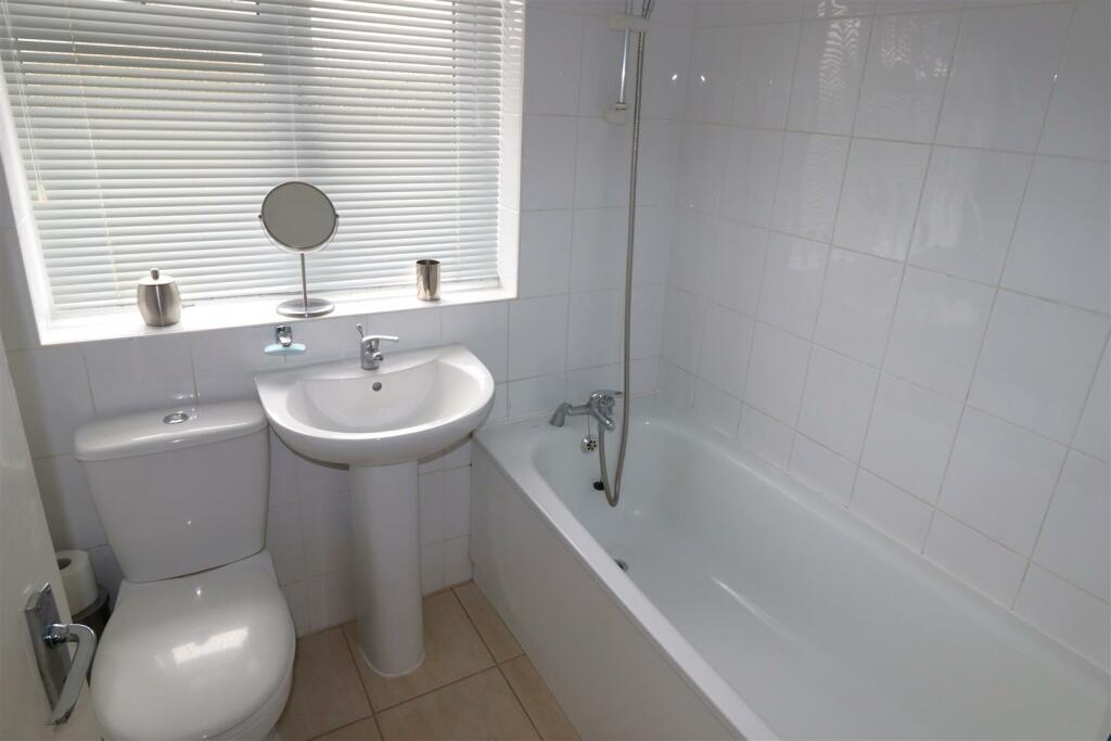 Bathroom.JPG