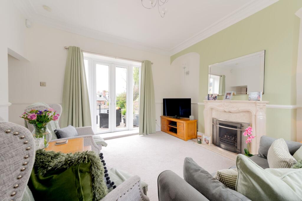 KITCHEN DINER AND LOUNGE