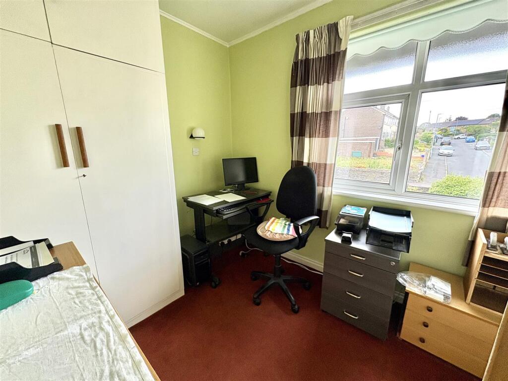 Bramleys Estate Agents - Yew Trees - Southowram (9