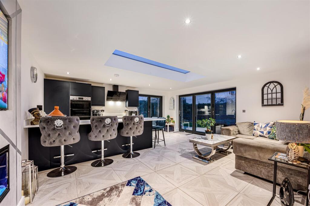 Open plan kitchen-diner-living room