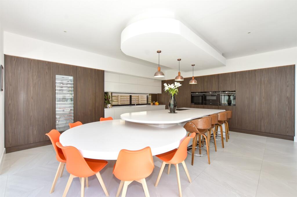 Kitchen/Breakfast Room