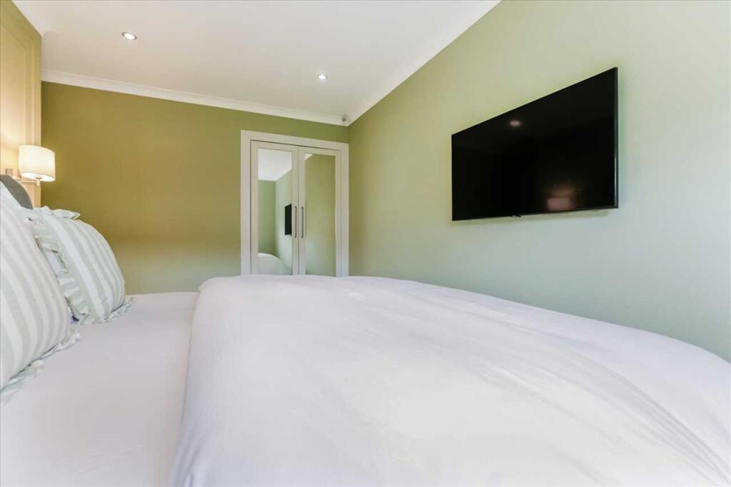 Bedroom One (2)