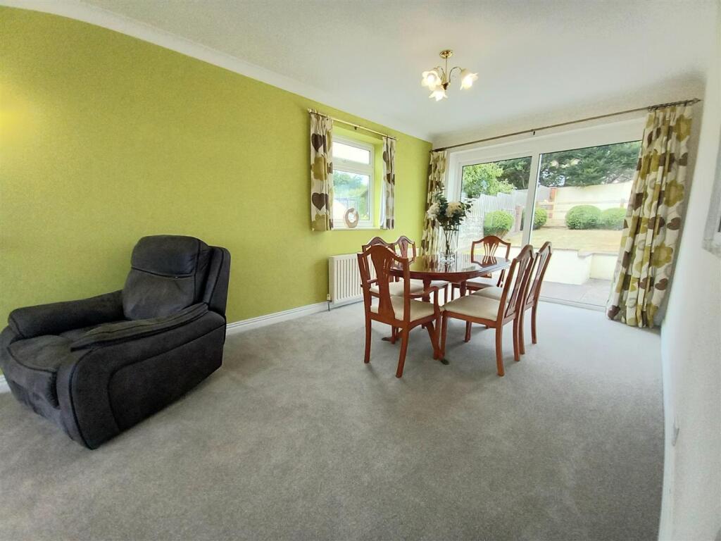 6 Southwood Dining.jpg