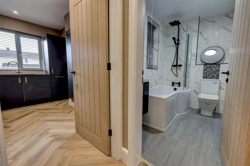 Kitchen &amp; Bathroom