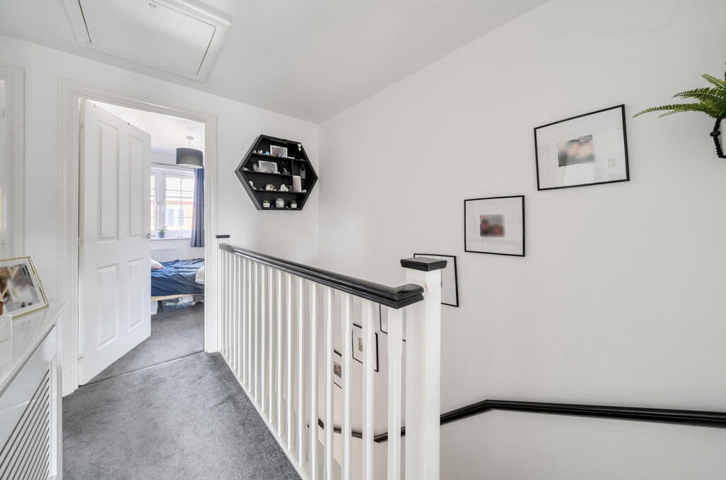 1315837-9-685e630...