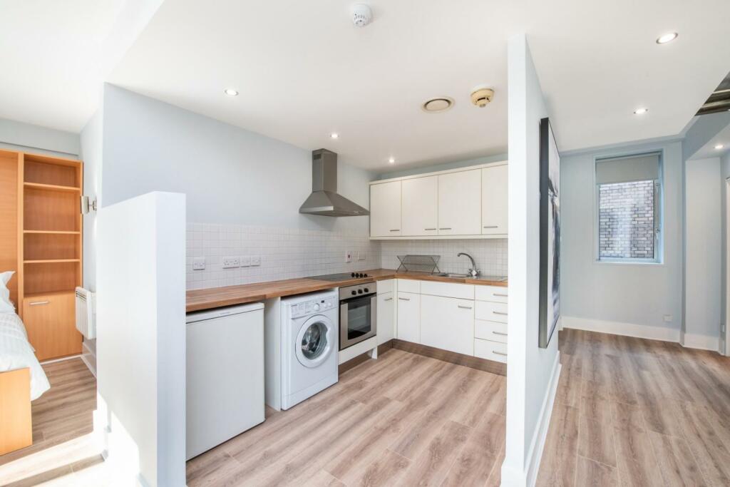 KITCHEN 1.jpg