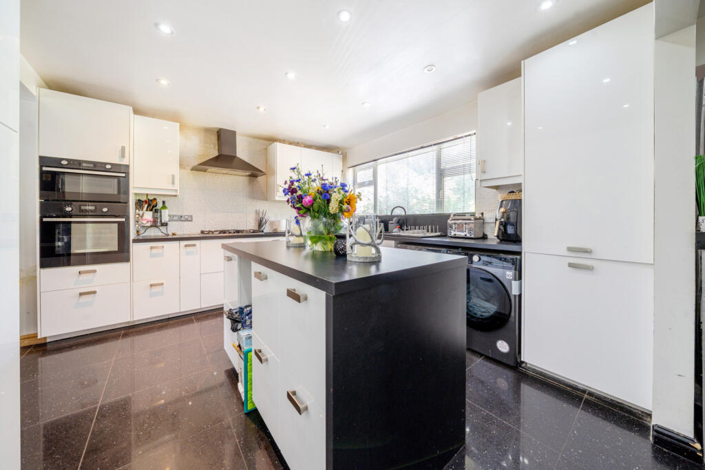 1310939-11-686272...