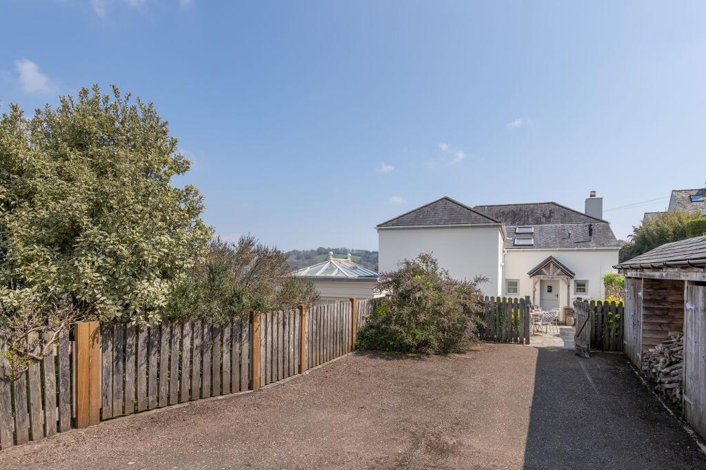 Driveway_Dart View Cottage_Dittisham