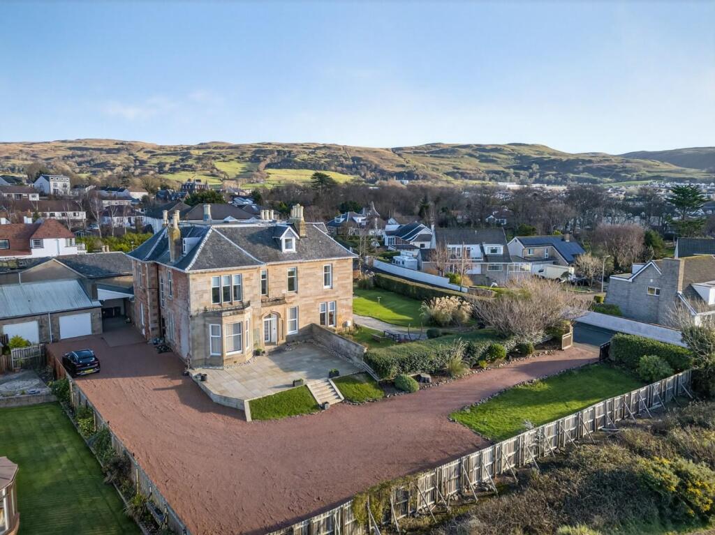 8 buchanan street, largs_50.jpg