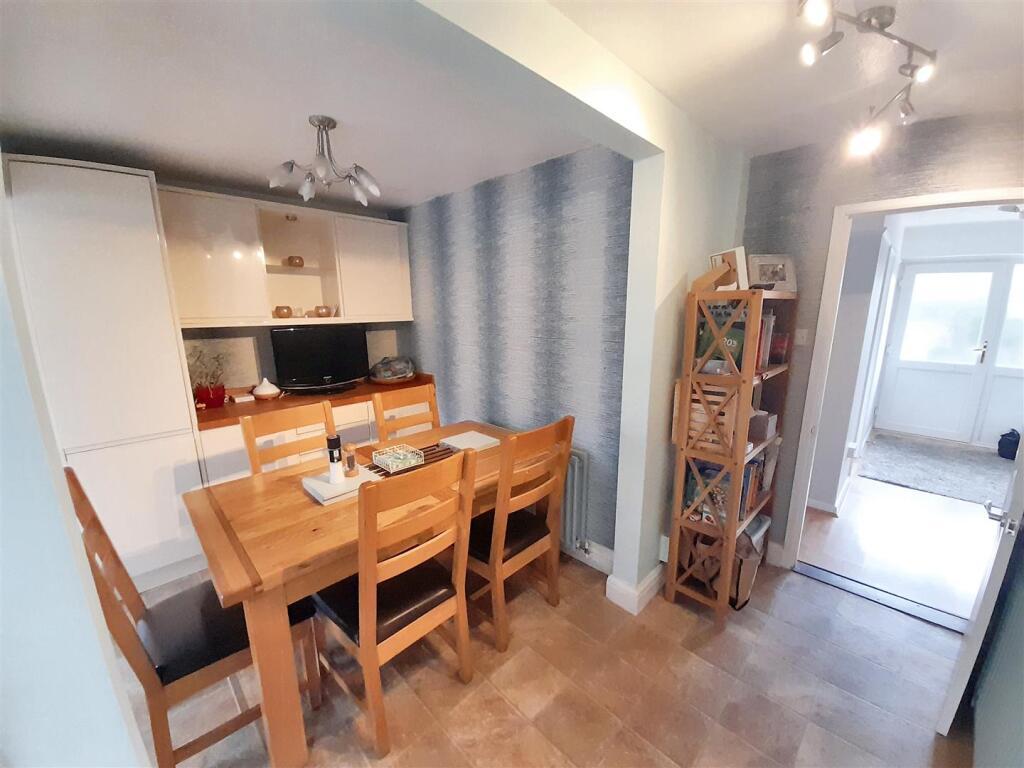 Dining room 1 new.jpg