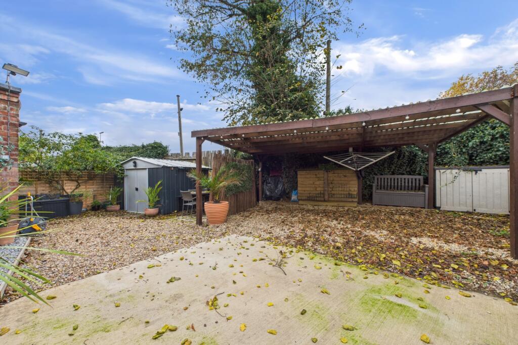 EweMove Spalding - Pinchbeck Rd - Driveway 
