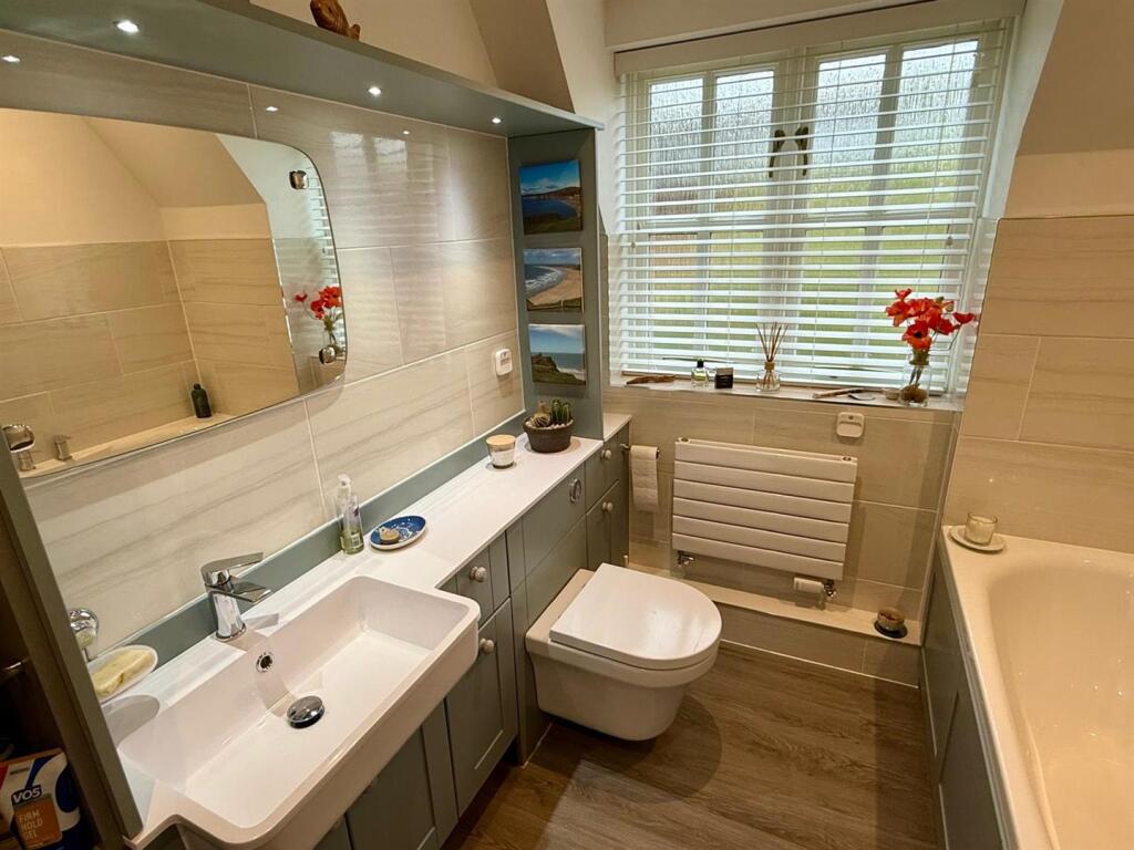 WhatsApp Image 2025-10-15 at 22.00.22_2862684c.jpg