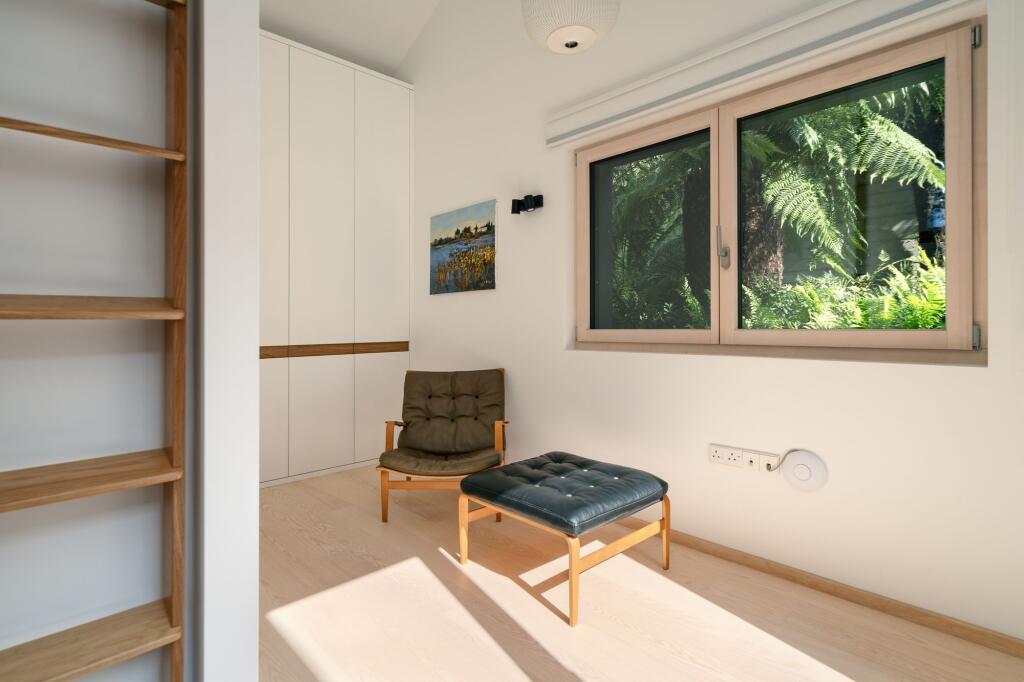 Wardrobe/Dressing Room