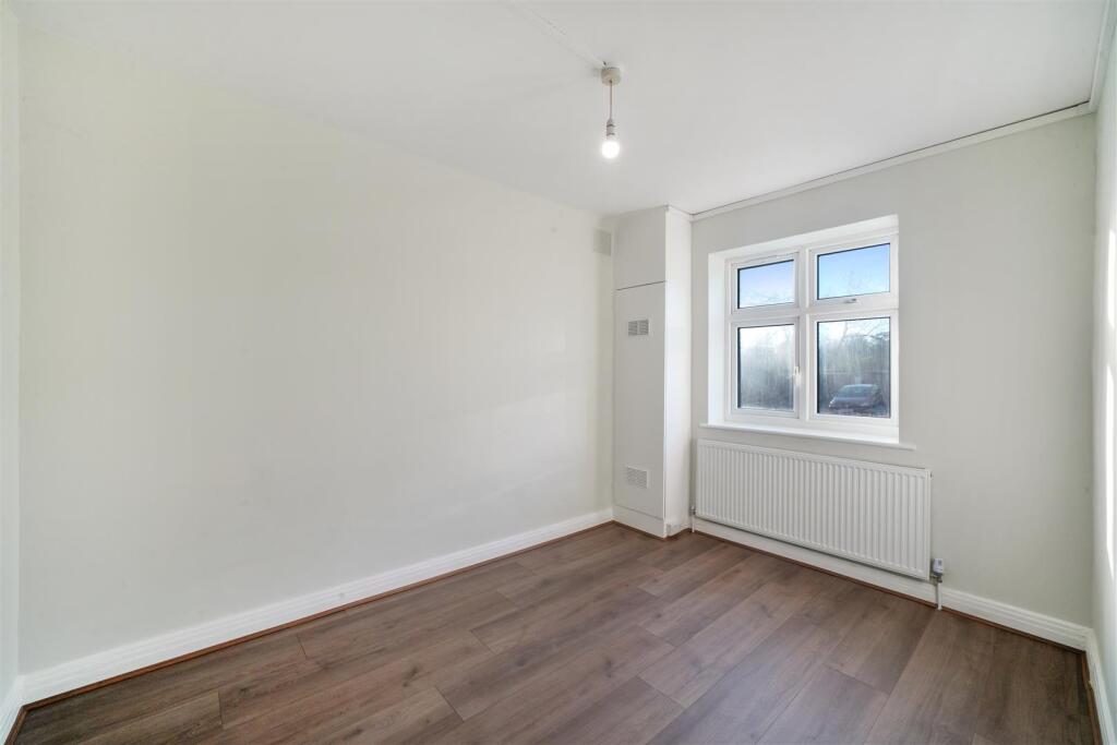8 Ashton Court, Greenford Road - GfZeXNsvCZKSO6WlN