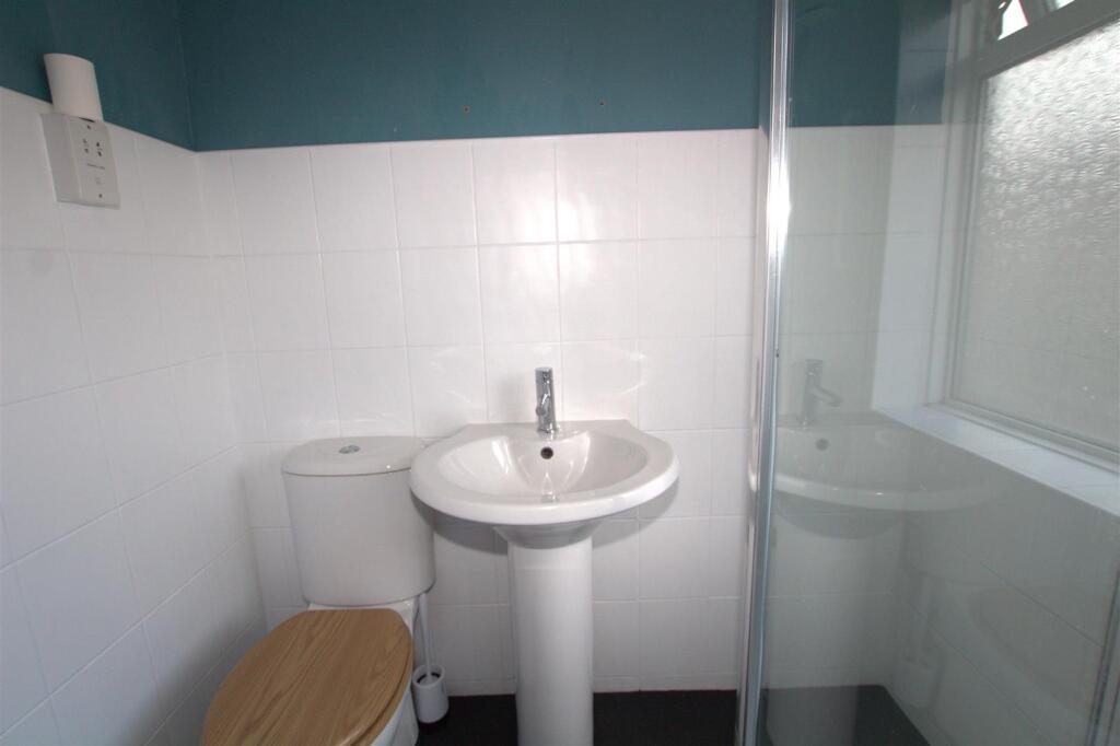 Shower Room.jpg