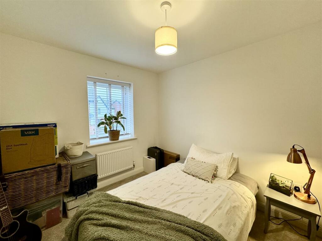 BEDROOM 2