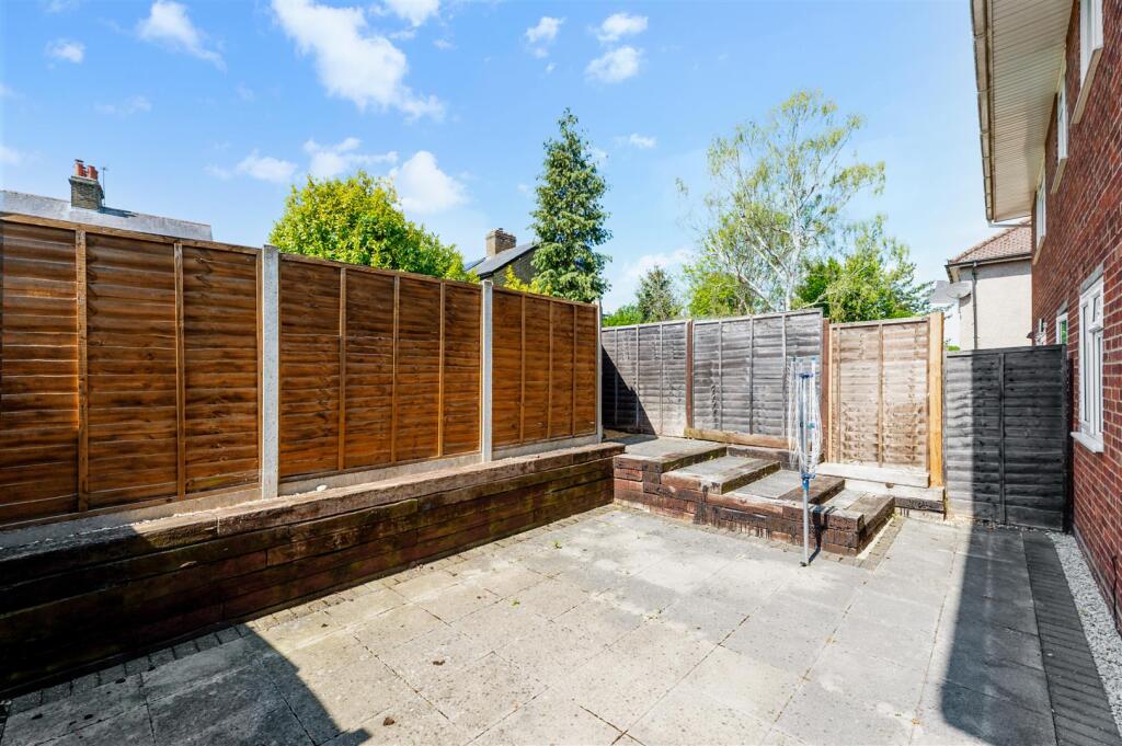 WILLIS CLOSE, (9).jpg