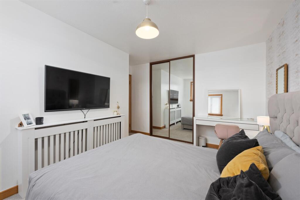 38WatsonPlace026.JPG