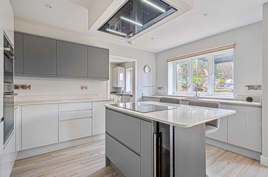 1382617-29-691f2a...