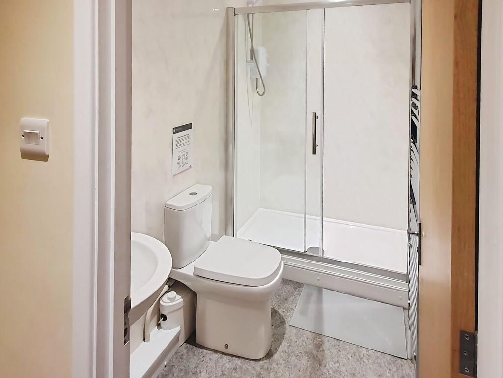 cb63cfb8-Ensuite
