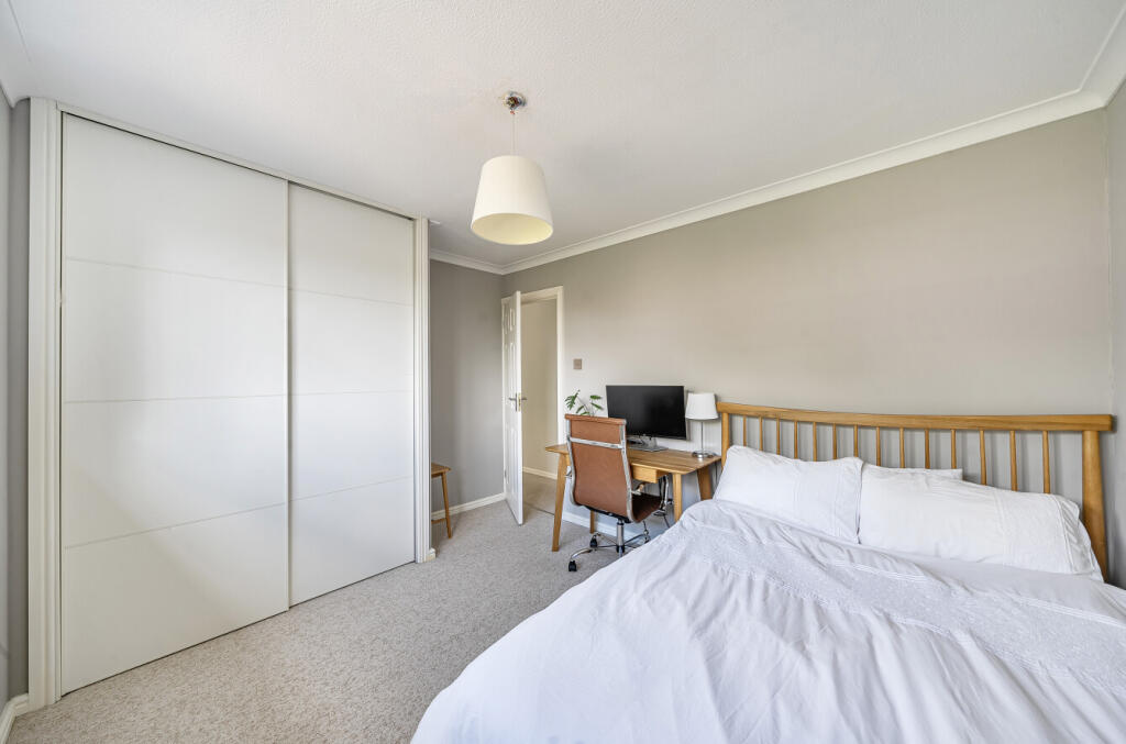 1315624-9-685af62...