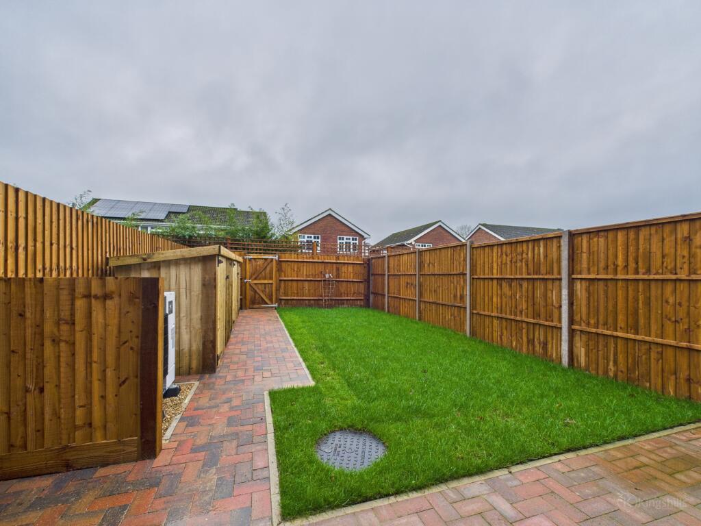 CAM02136G0-PR0499-STILL018