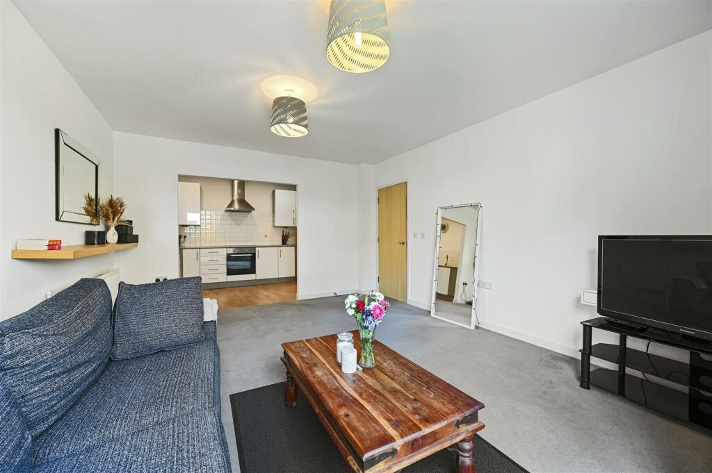 AR - Reade Court7.JPG