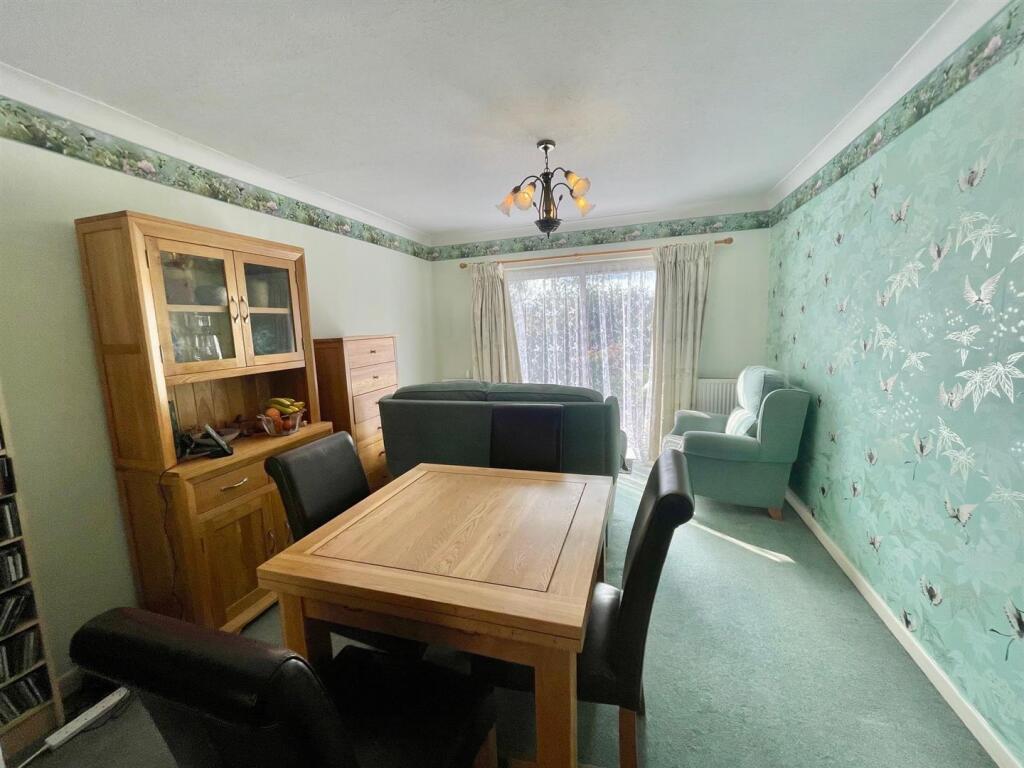 12 Elmscroft Diner.jpg