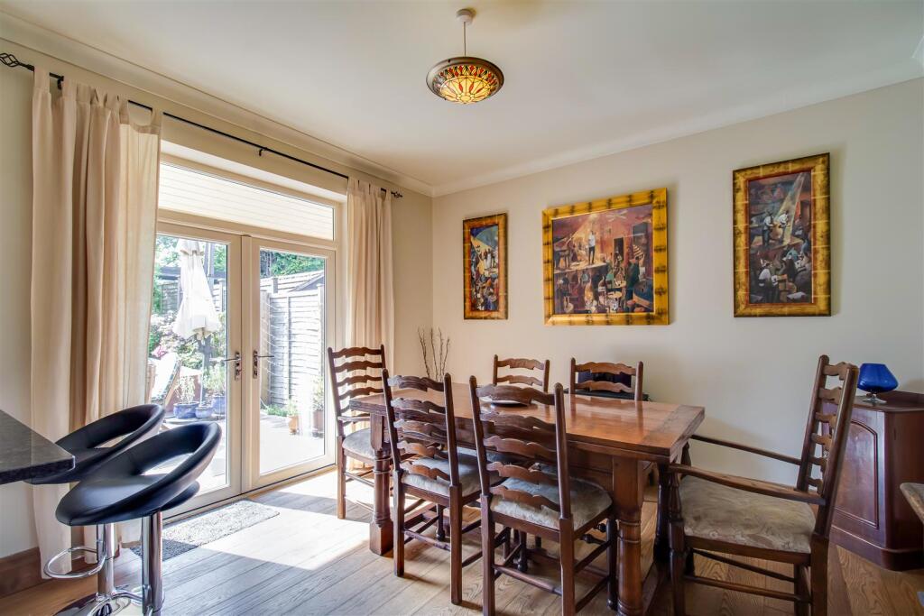 KITCHEN/DINER