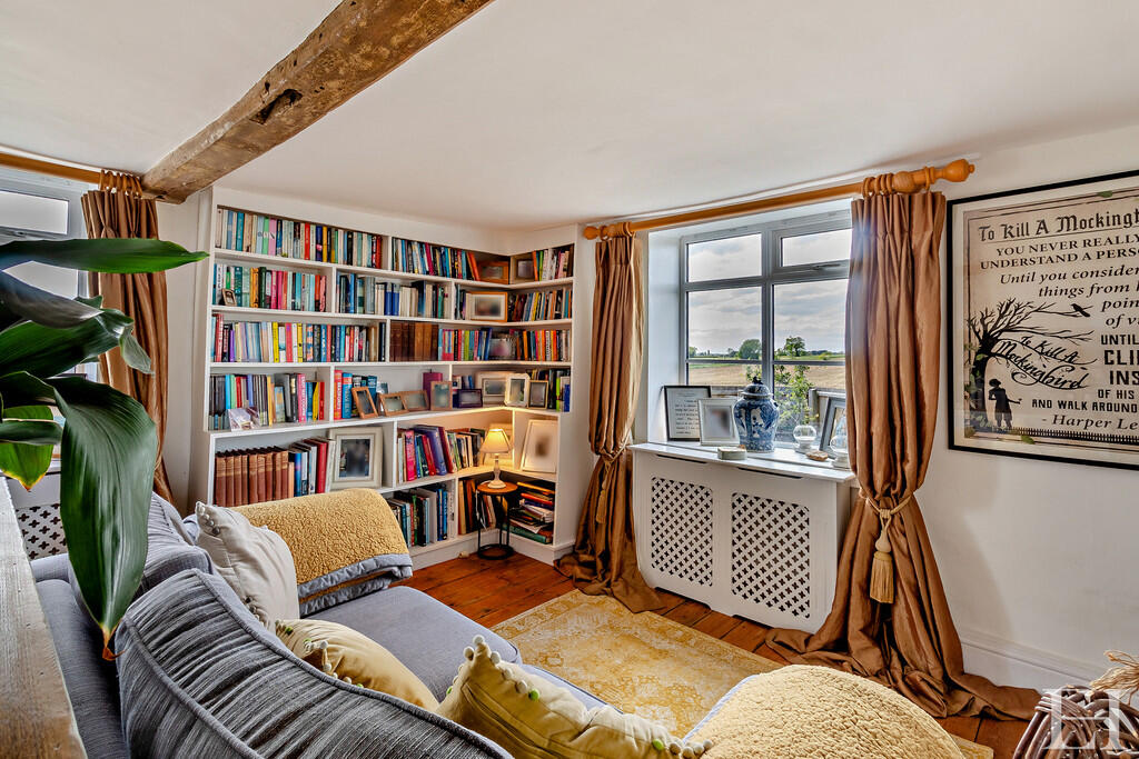 8647614-interiorW...