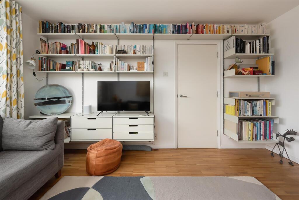 Island Wall, Whitstable