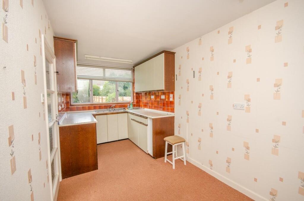 Kitchen pic 2.jpg