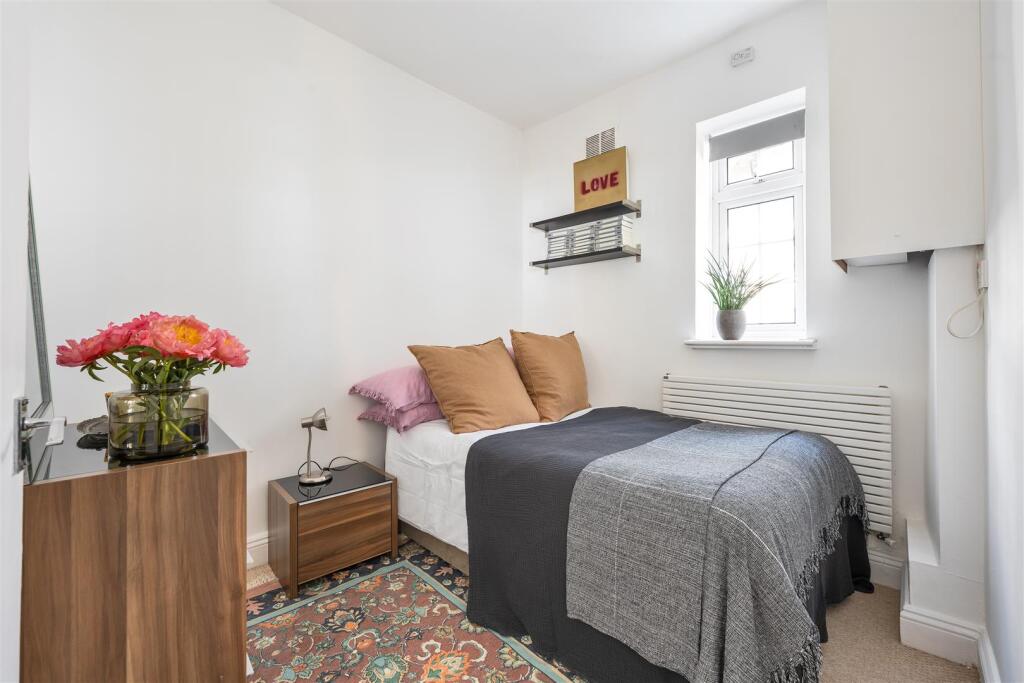 Weymouth Terrace E2