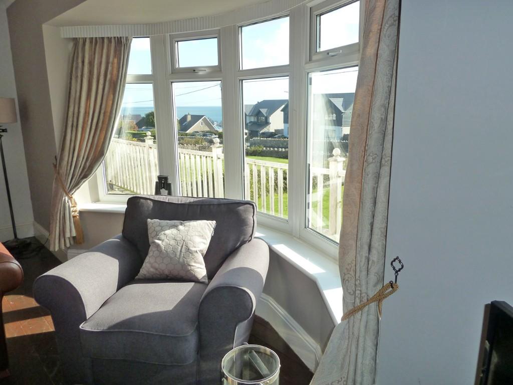 Bow window with view