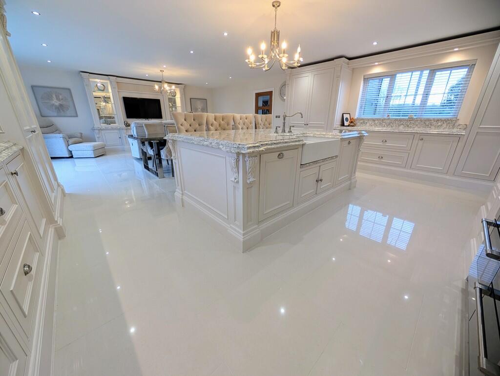 PXL_20251209_1150...