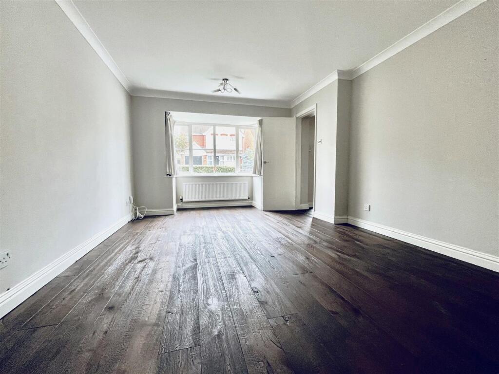 LOUNGE.jpg