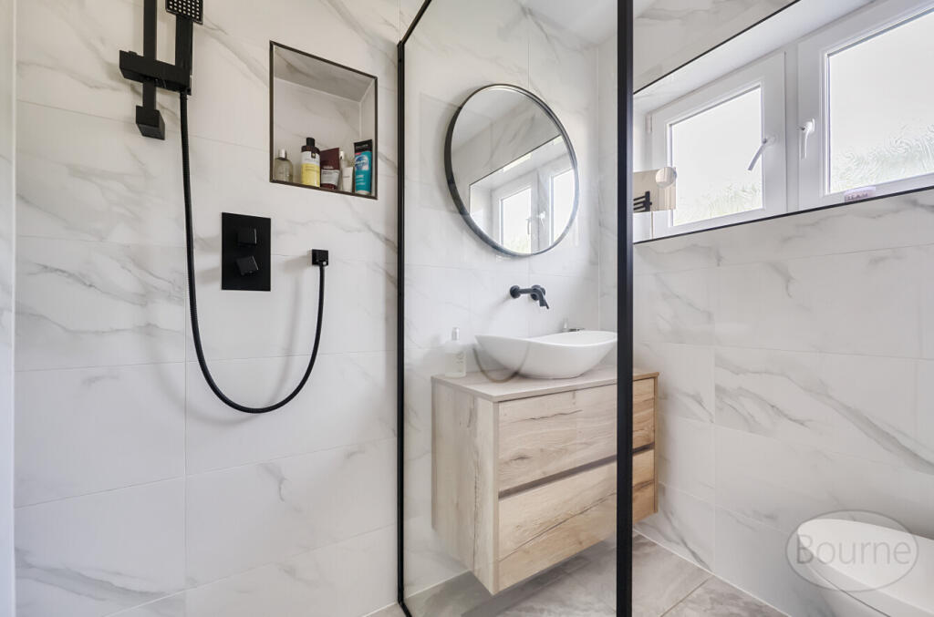 ea8ad612-d085-496...