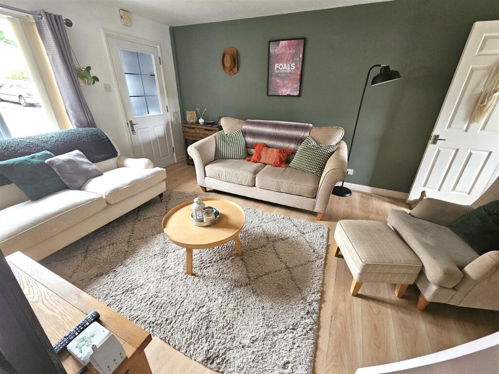 Living Room.jpg