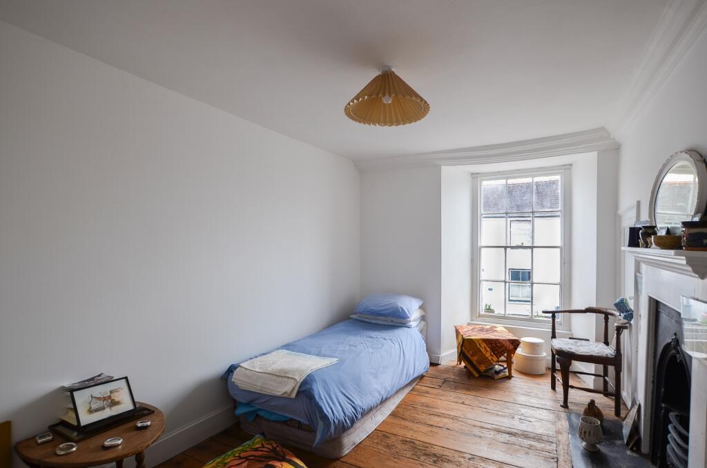 Hill House - TPS 01208 872728 -13