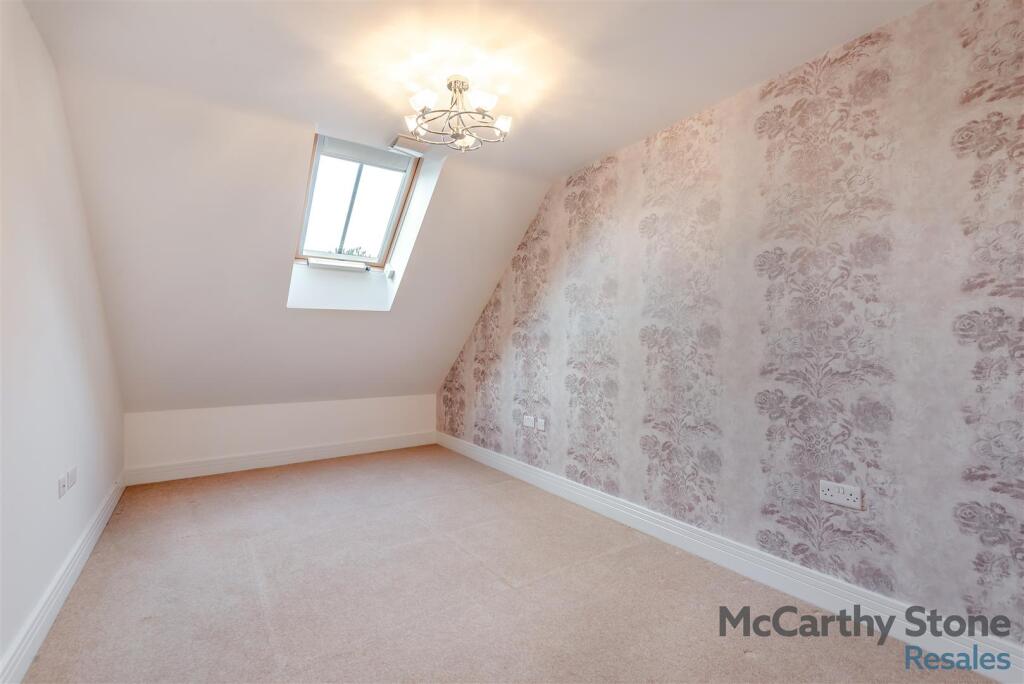 8668665-interior10.jpg