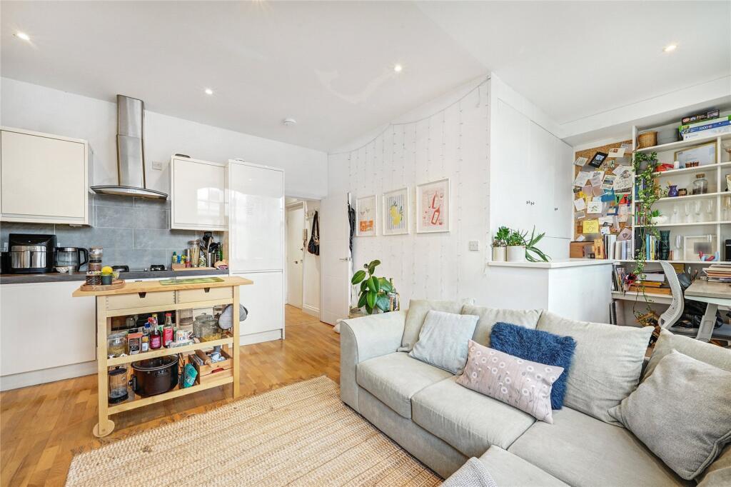 Kitchen/Reception