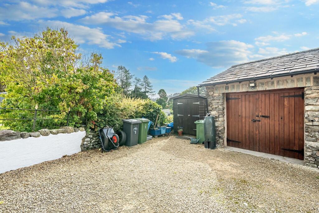 Garage, Storage Shed &amp; Parking