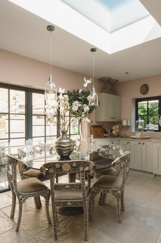 285805 - A0OP6000003OAAOMAC_N24_EDIT.jpg